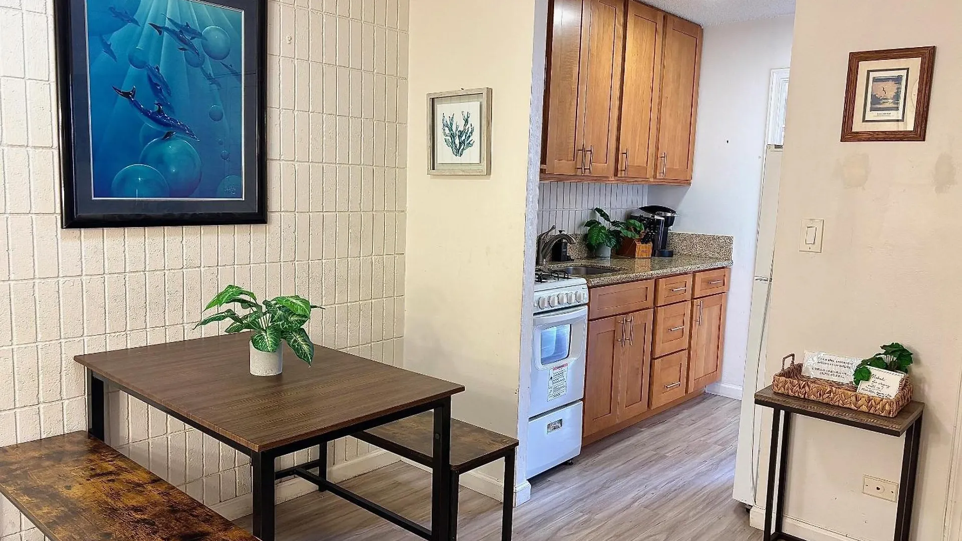 Bright Kalakauan Apartment Condo Honolulu